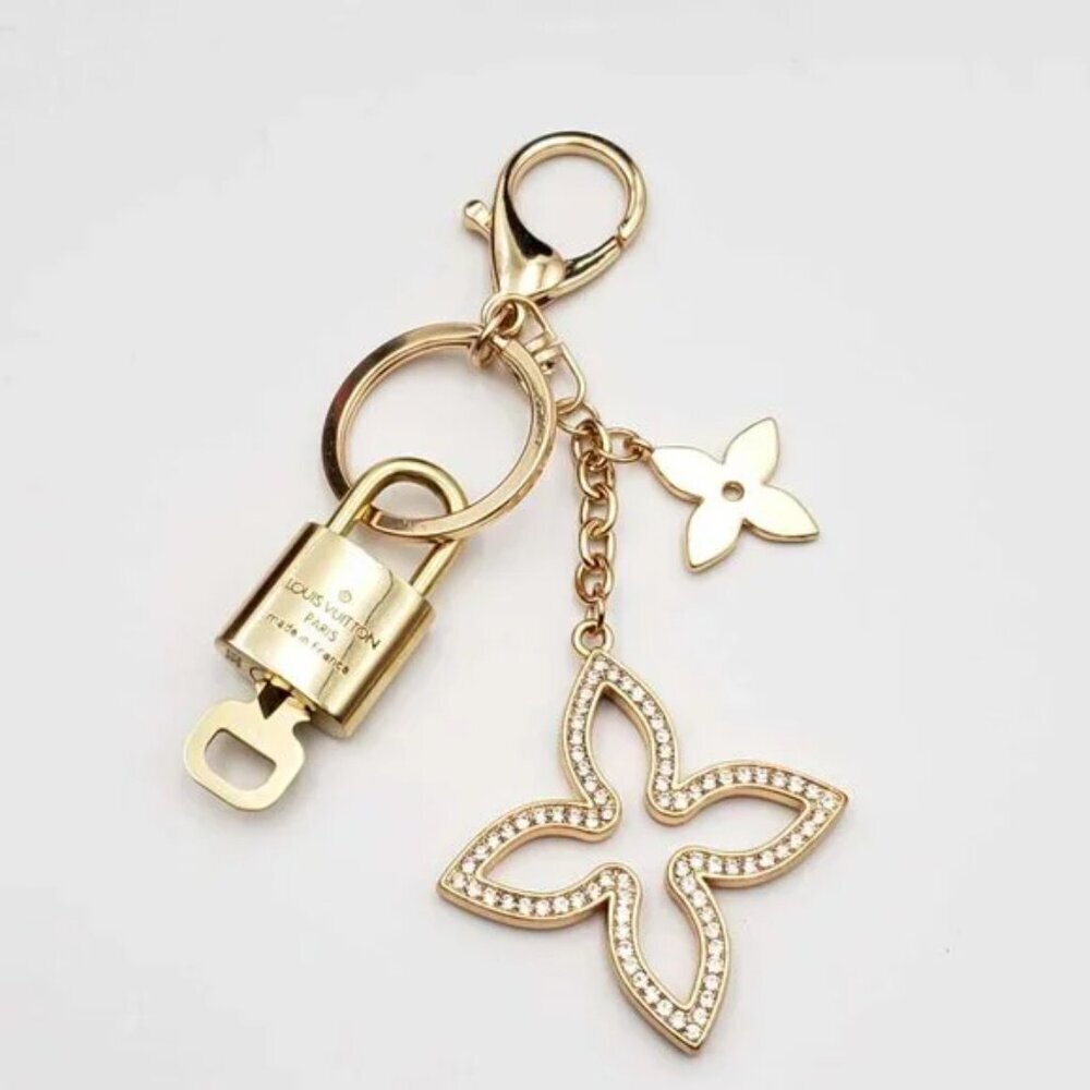 Louis Vuitton Gold Padlock 🔒 Key Set Authentic LV w/ Unbranded Clover Keychain - Picture 5 of 9